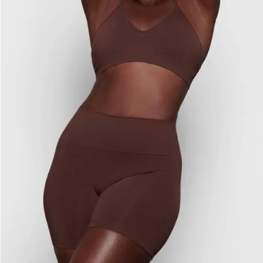New Skims Soft Smoothing Seamless Short XS XXS Cocoa